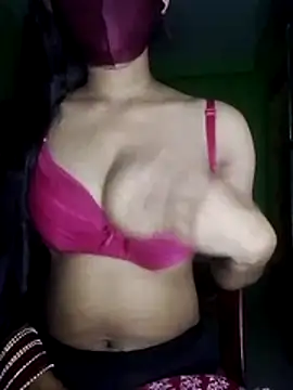 Snapshot of Ishaniya chatting on 06-20-26, 07:38 Ishaniya online show from 06-20-26, 07:38