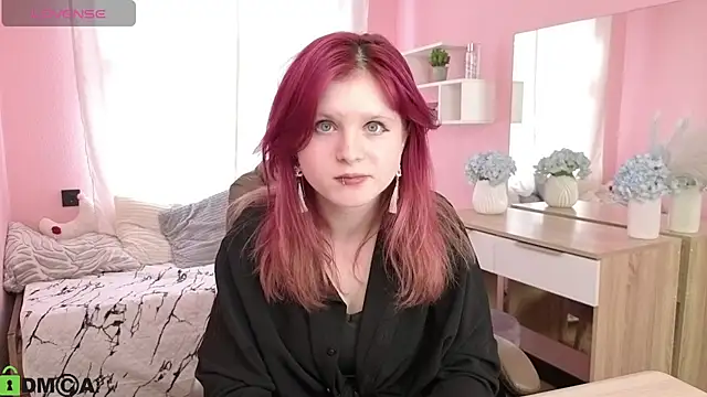 Snapshot of Fox__Cute chatting on 06-20-26, 02:14 Fox Cute online show from 06-20-26, 02:14