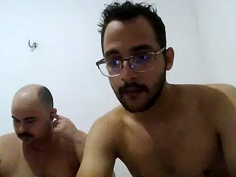 Snapshot of casal_jj23 chatting on 06-10-26, 03:29 casal jj23 online show from 06-10-26, 03:29