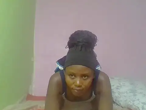 Snapshot of cute_bee chatting on 06-12-26, 08:30 cute bee online show from 06-12-26, 08:30