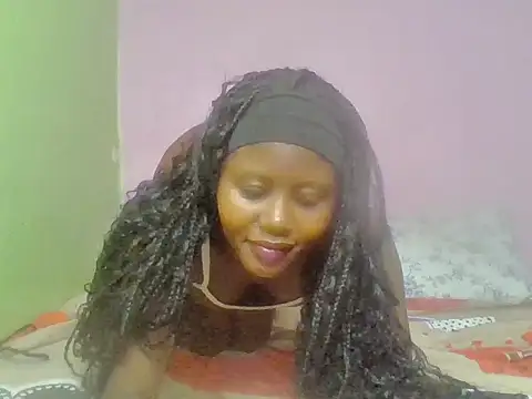 Snapshot of cute_bee chatting on 06-15-26, 02:52 cute bee online show from 06-15-26, 02:52