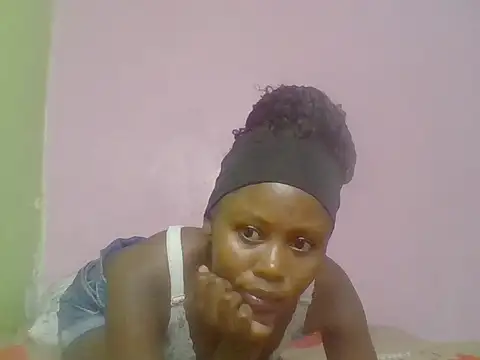 Snapshot of cute_bee chatting on 06-17-26, 11:34 cute bee online show from 06-17-26, 11:34