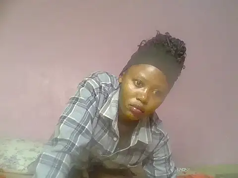Snapshot of cute_bee chatting on 06-18-26, 02:56 cute bee online show from 06-18-26, 02:56