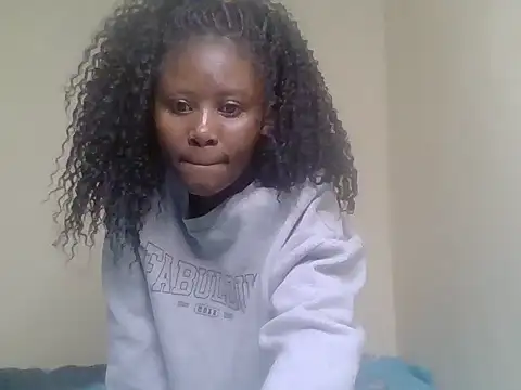 Snapshot of cute_bee chatting on 07-13-26, 11:51 cute bee online show from 07-13-26, 11:51