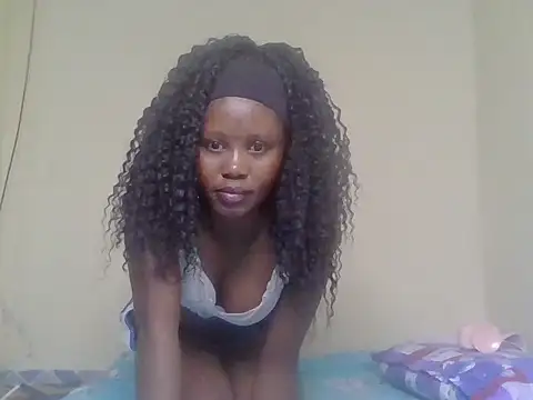 Snapshot of cute_bee chatting on 07-14-26, 10:26 cute bee online show from 07-14-26, 10:26