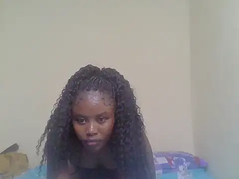 Snapshot of cute_bee chatting on 07-16-26, 03:29 cute bee online show from 07-16-26, 03:29