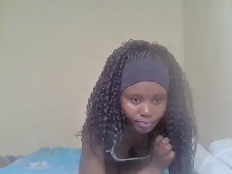 Snapshot of cute_bee chatting on 07-21-26, 10:45 cute bee online show from 07-21-26, 10:45