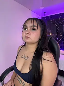 Snapshot of TifanyRoseX chatting on 07-23-26, 07:12 TifanyRoseX online show from 07-23-26, 07:12