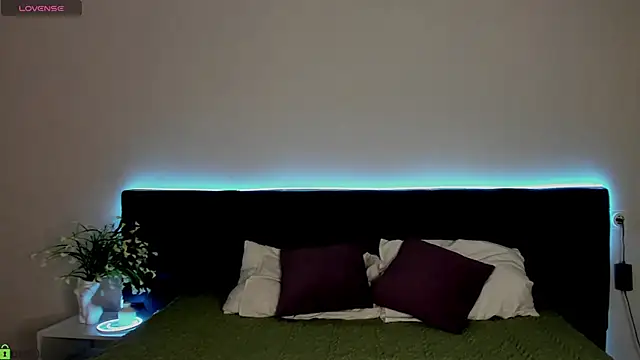Velvet Kisss online show from 06-13-26, 01:25