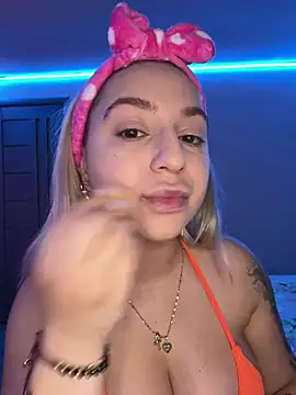 xLexi online show from 07-17-26, 01:51