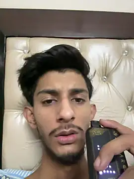 ronnnnn718 online show from 06-19-26, 01:48