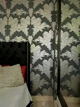 Aurora Luxx online show from 06-18-26, 01:15