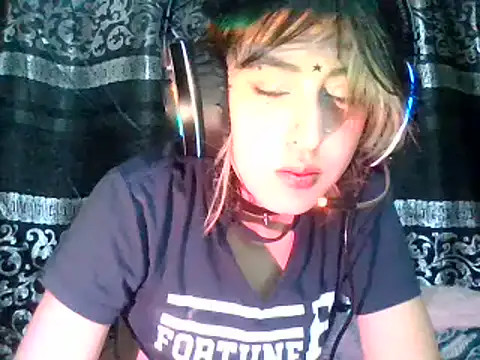 kittenpasive30 online show from 06-17-26, 04:41