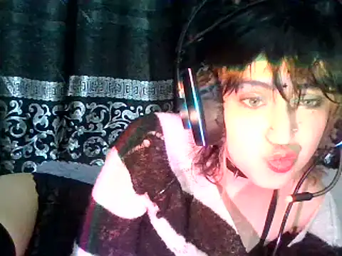 kittenpasive30 online show from 06-18-26, 02:43