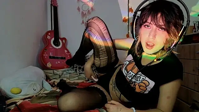 kittenpasive30 online show from 07-21-26, 02:47