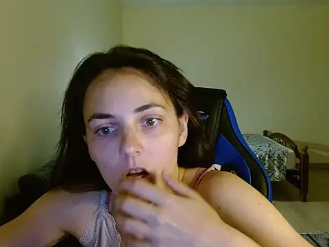 OliviaTheS online show from 06-25-26, 08:02