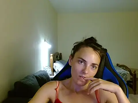OliviaTheS online show from 06-27-26, 08:03