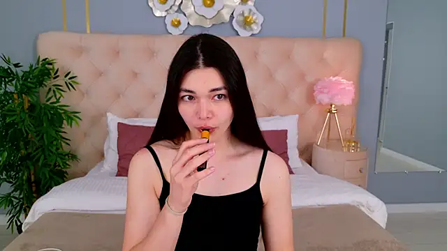 MaddieMeyer online show from 06-13-26, 03:59