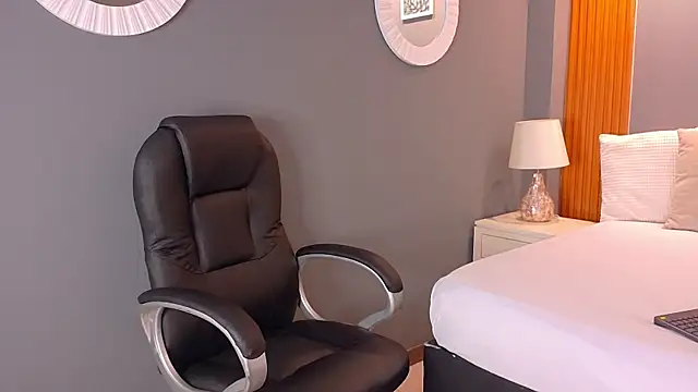 Juliana Valencian online show from 06-25-26, 10:25