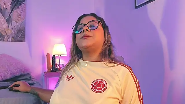 Chelseea bluey online show from 06-18-26, 02:23