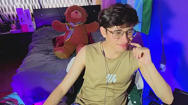 Snapshot of Angelito_Twink chatting on 07-29-26, 10:19 Angelito Twink online show from 07-29-26, 10:19