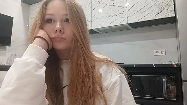 Snapshot of KarinaBestie chatting on 06-12-26, 04:28 KarinaBestie online show from 06-12-26, 04:28
