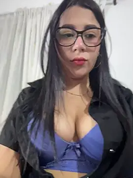 Snapshot of Lunna_Elisa chatting on 08-09-26, 04:28 Lunna Elisa online show from 08-09-26, 04:28