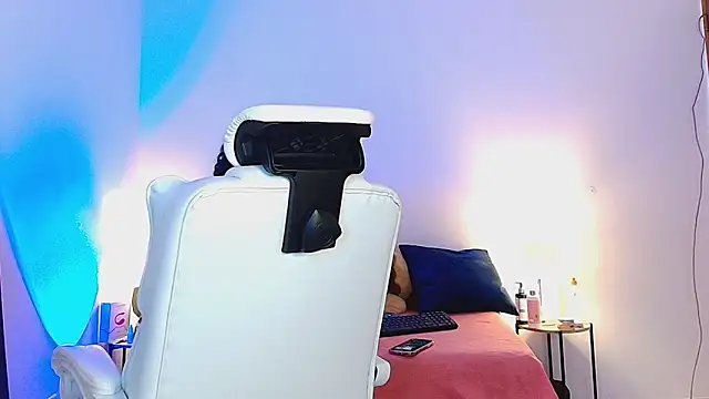 Isabella Sophia19 online show from 06-29-26, 12:28