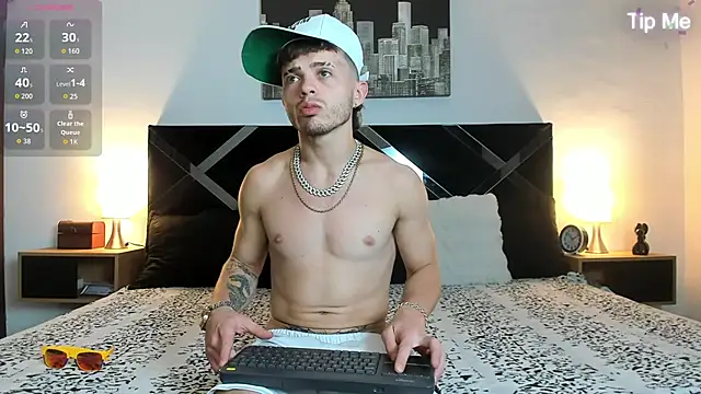 Snapshot of Zeus_damian21 chatting on 06-22-26, 03:08 Zeus damian21 online show from 06-22-26, 03:08