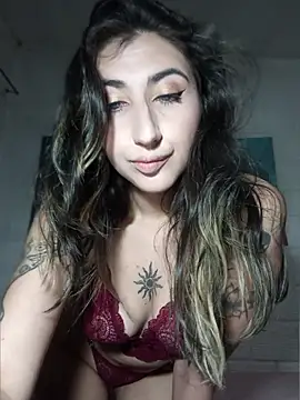 Snapshot of AylinDream chatting on 06-16-26, 09:50 AylinDream online show from 06-16-26, 09:50