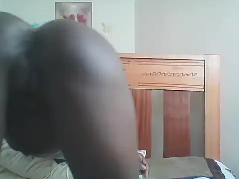 cutechocolate online show from 06-17-26, 01:23