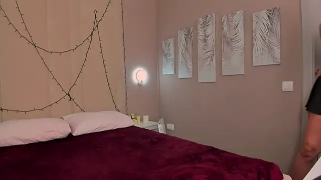 Lola lovesss online show from 06-18-26, 02:12