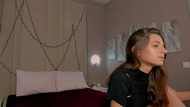 Lola lovesss online show from 07-07-26, 02:47