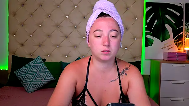 Snapshot of AVA_MAXIMUS chatting on 07-01-26, 04:58 AVA MAXIMUS online show from 07-01-26, 04:58
