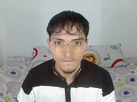 Snapshot of flaco23_latino chatting on 06-18-26, 03:18 flaco23 latino online show from 06-18-26, 03:18