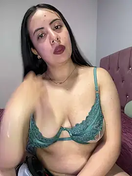Snapshot of IvyVelvet_ chatting on 06-28-26, 01:22 IvyVelvet online show from 06-28-26, 01:22