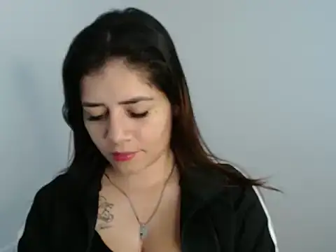 Snapshot of Luna_zoe chatting on 06-17-26, 08:43 Luna zoe online show from 06-17-26, 08:43