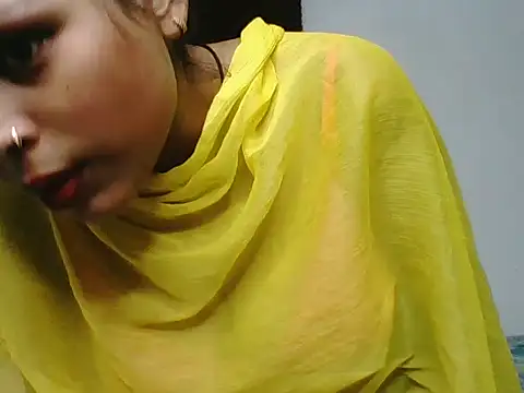 Snapshot of RADHIKA_SINGH8 chatting on 06-19-26, 06:18 RADHIKA SINGH8 online show from 06-19-26, 06:18
