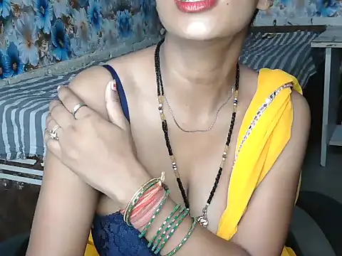 Snapshot of NottyMomo chatting on 07-11-26, 05:04 NottyMomo online show from 07-11-26, 05:04