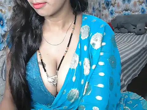 Snapshot of NottyMomo chatting on 07-13-26, 05:43 NottyMomo online show from 07-13-26, 05:43