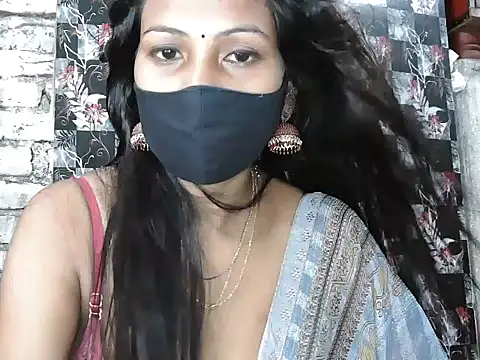 Snapshot of NottyMomo chatting on 07-18-26, 05:44 NottyMomo online show from 07-18-26, 05:44