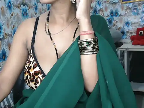 Snapshot of NottyMomo chatting on 07-31-26, 03:33 NottyMomo online show from 07-31-26, 03:33