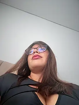 Saracalderon online show from 07-15-26, 01:16