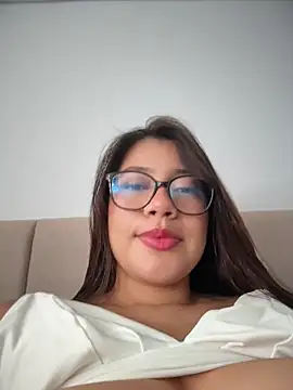 Saracalderon online show from 07-19-26, 01:15