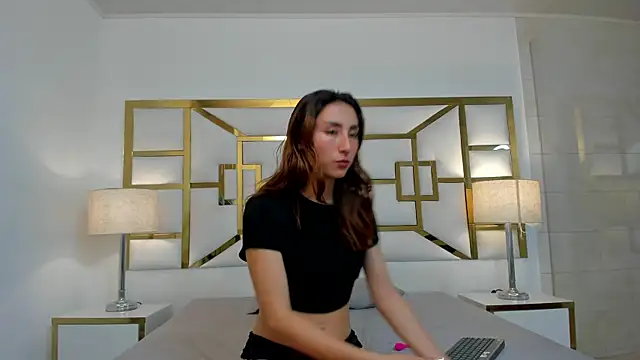 Snapshot of VivieneLuxe chatting on 07-10-26, 03:44 VivieneLuxe online show from 07-10-26, 03:44