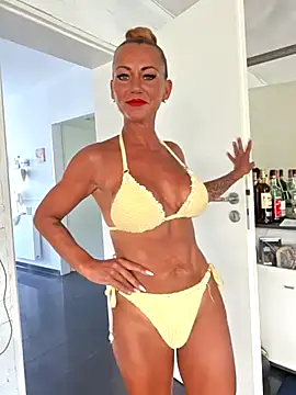 housewifebella online show from 08-09-26, 11:26