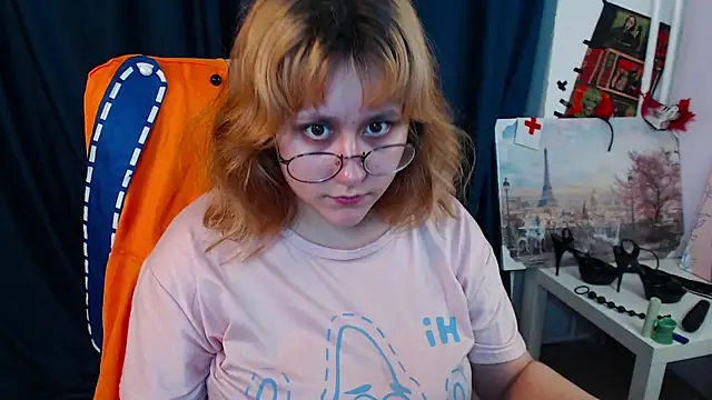 Snapshot of Judith_hypnosiss chatting on 07-21-26, 09:33 Judith hypnosiss online show from 07-21-26, 09:33