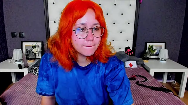 Snapshot of Judith_hypnosiss chatting on 07-29-26, 11:30 Judith hypnosiss online show from 07-29-26, 11:30
