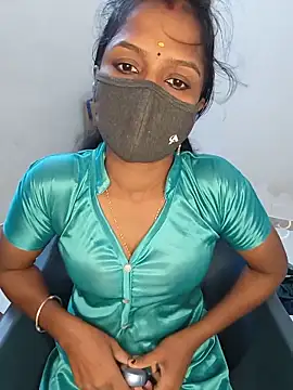 Snapshot of YALINITWO7_TAMIL chatting on 06-15-26, 01:02 YALINITWO7 TAMIL online show from 06-15-26, 01:02