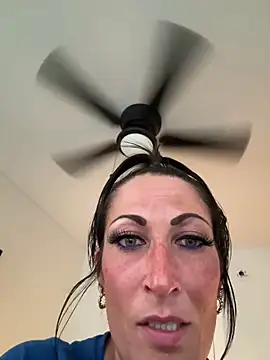 Snapshot of sweetassNtats chatting on 06-16-26, 10:01 sweetassNtats online show from 06-16-26, 10:01